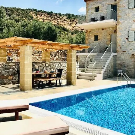 Family Sea View With Private Pool * Stoúpa