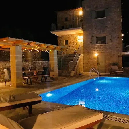 Family Sea View With Private Pool * 斯陶帕