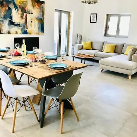 Family Sea View With Private Pool Βίλα Στούπα