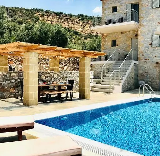 Family Sea View With Private Pool * Stoúpa