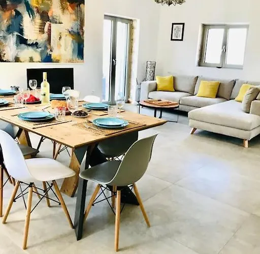 Family Sea View With Private Pool Villa Stoúpa